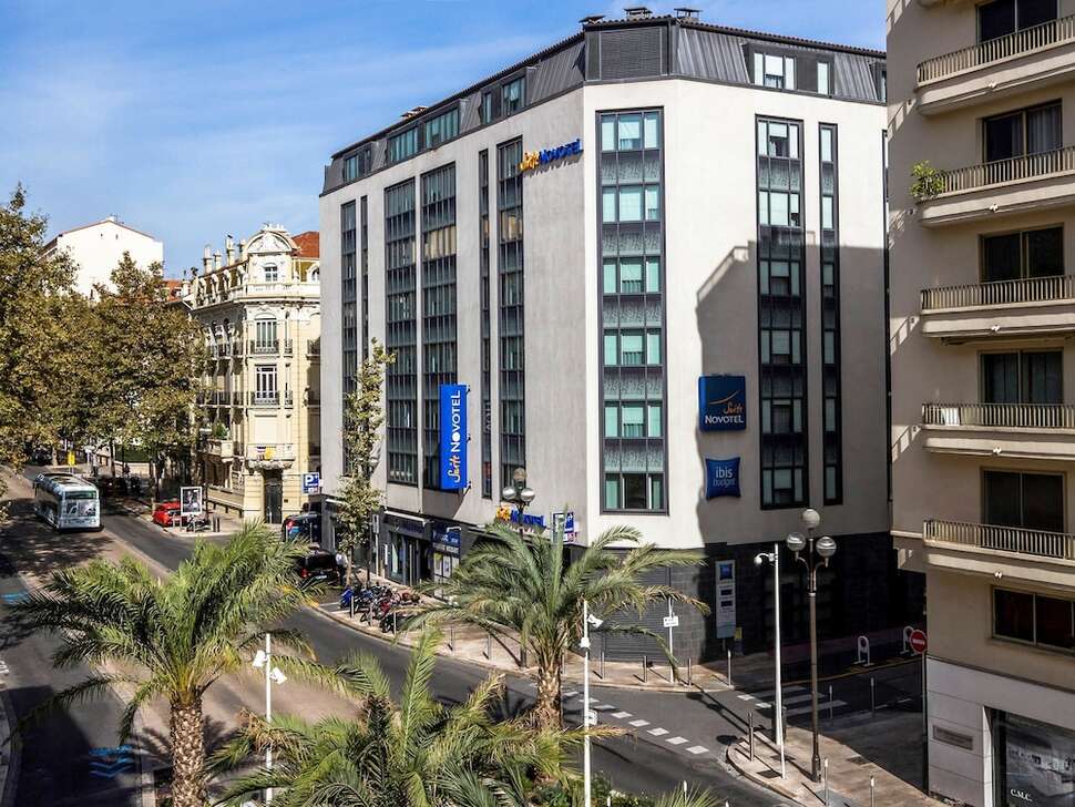 Hotel Novotel Suites Cannes Centre.