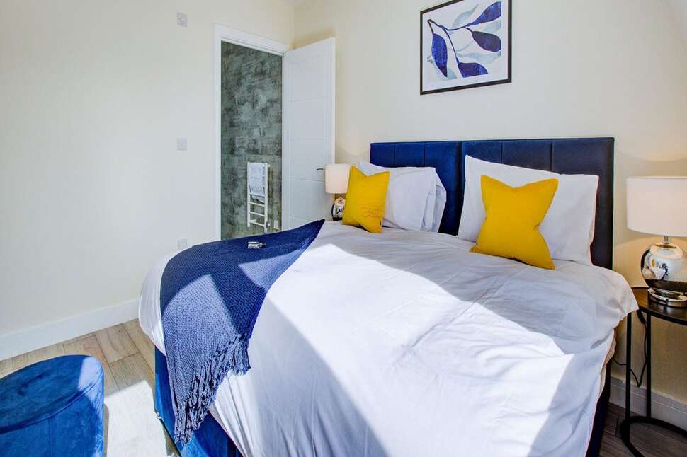 HybridResi Sutton - Cheam.