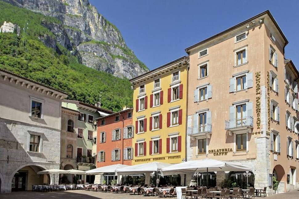 Portici Romantic & Wellness.