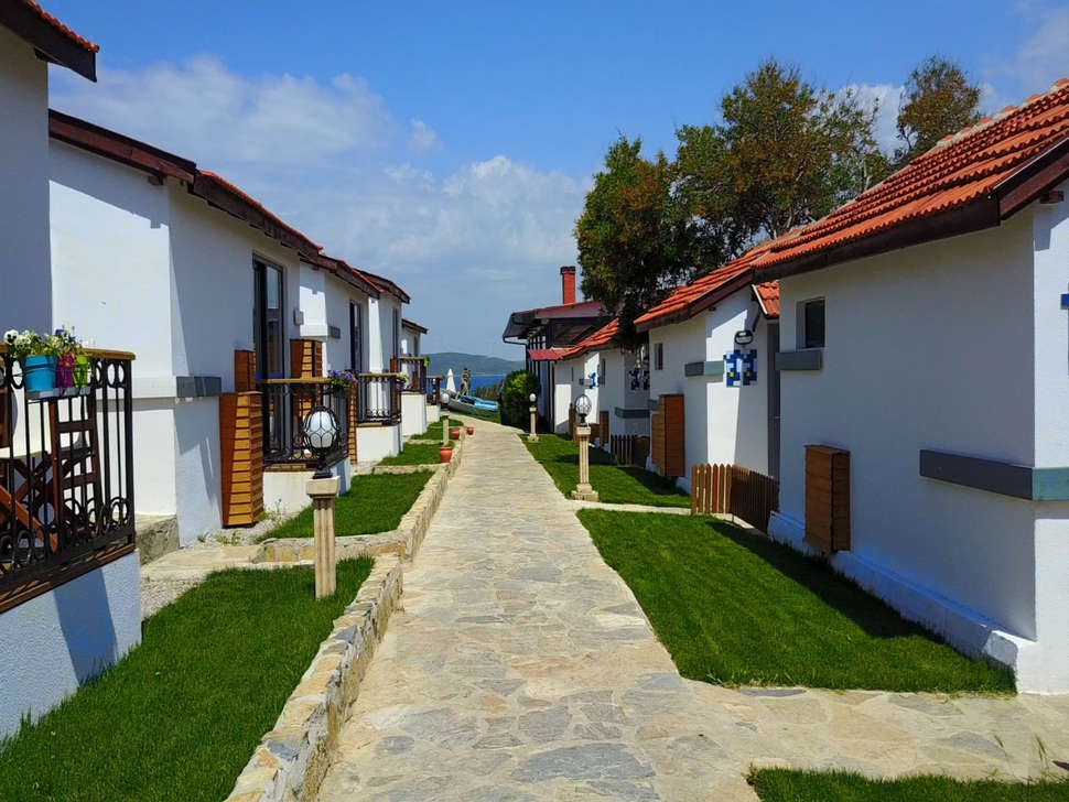 Maya Bistro Hotel Beach.