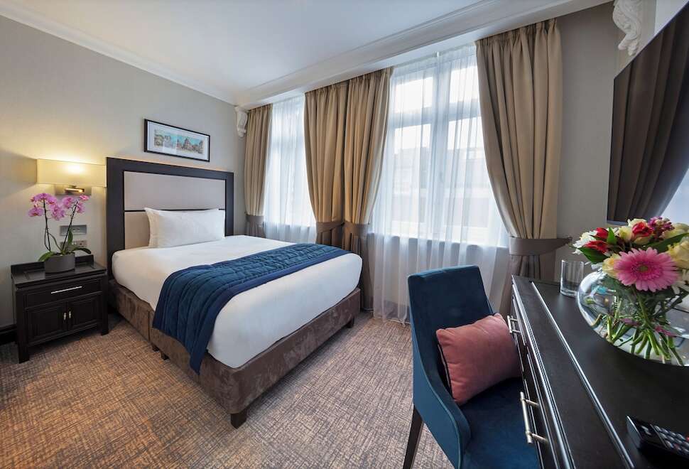 Wellington Hotel by Blue Orchid.