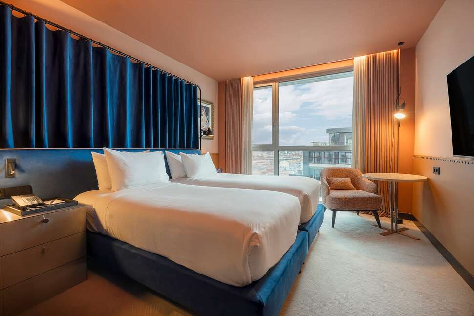 Cenica Porto Hotel Curio Collection by Hilton