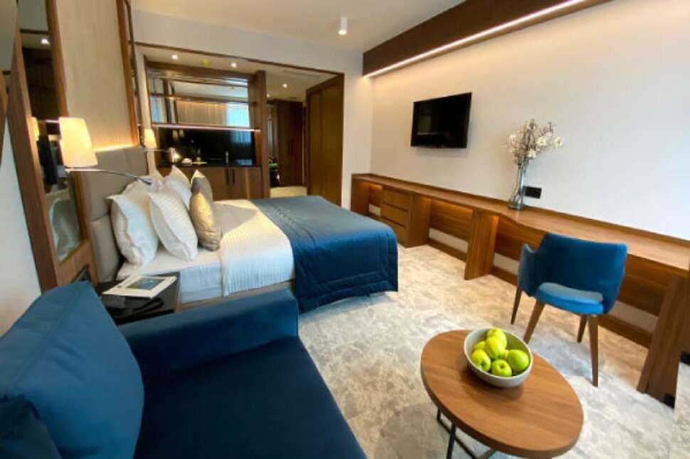 Central Point Hotel