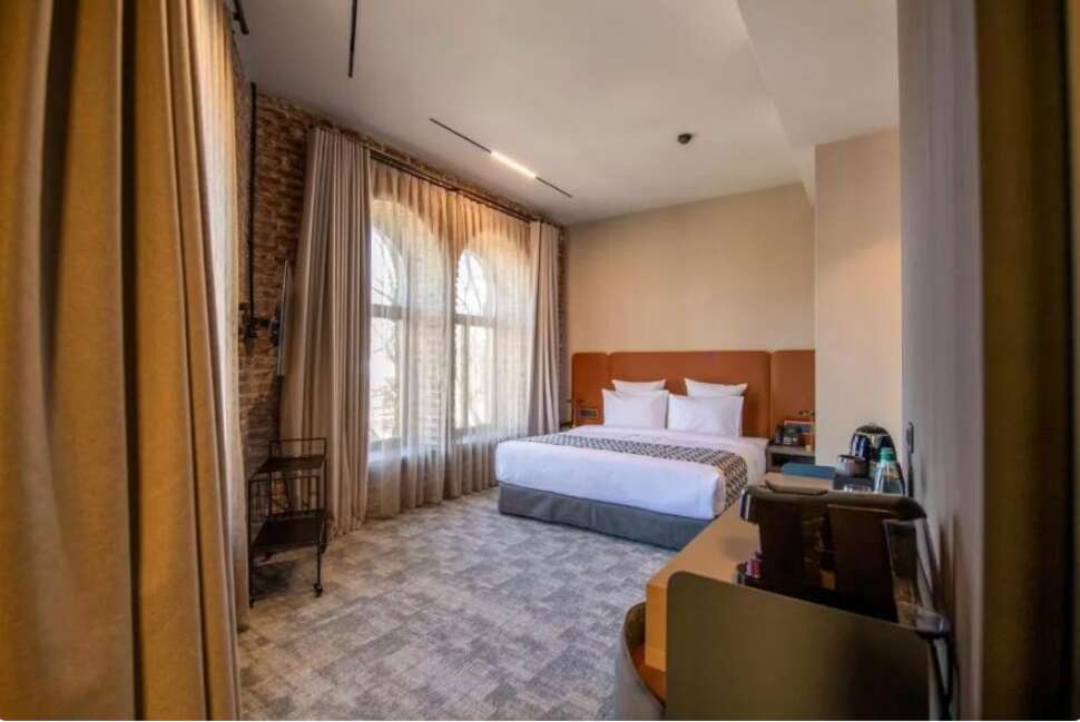 Qarvasla Hotel