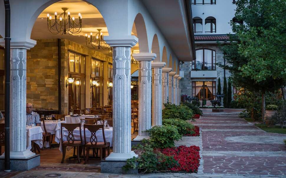 Helena Sands Hotel