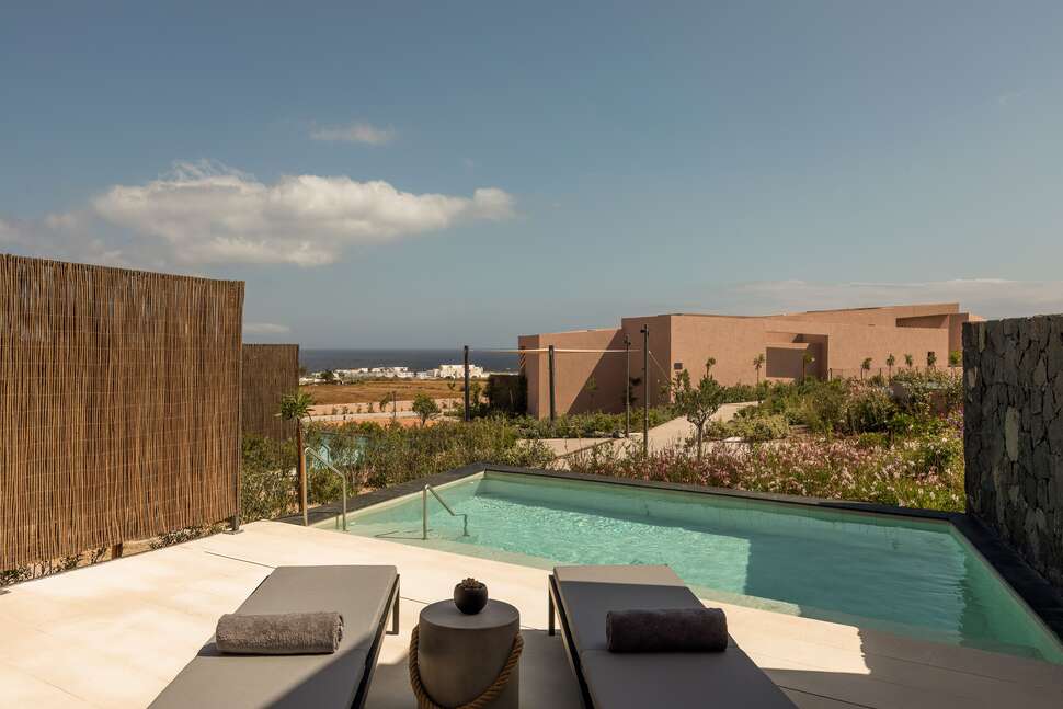 Domes Novos Santorini.