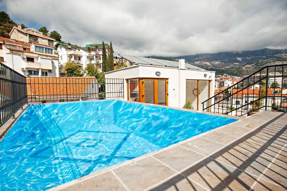 Hotel Twelve by Aycon.