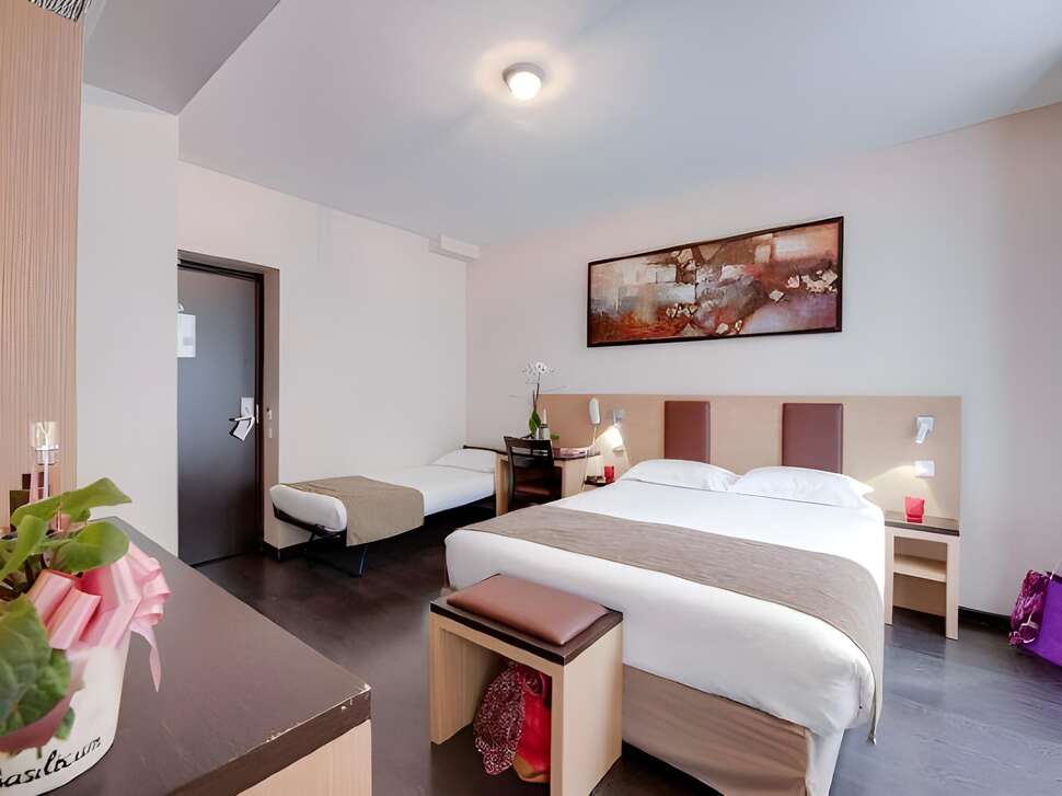 Source Hotel