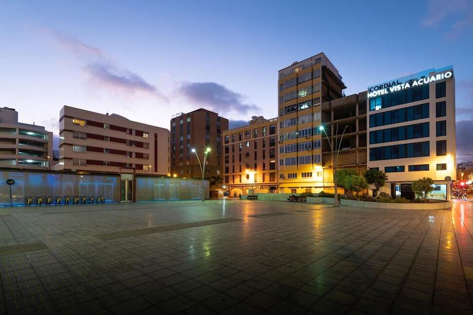 Hotel Puerto de La Luz.