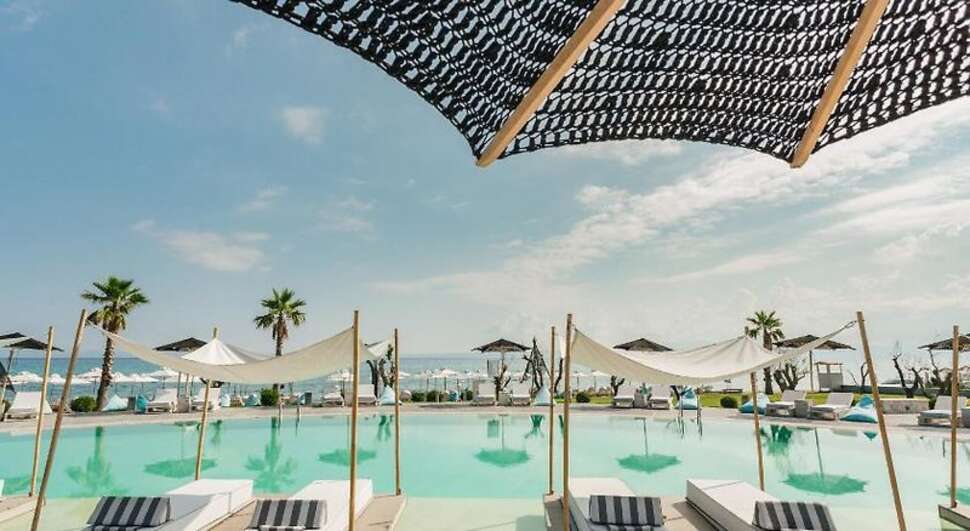 Blue Carpet Luxury Suites.