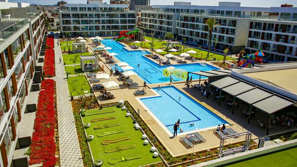 Courtyard Long Beach Holiday Resort.