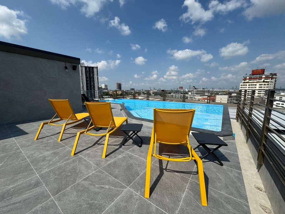 Lumen Bangkok Udomsuk Station.