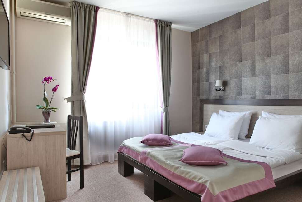 Garni Hotel Vozarev.