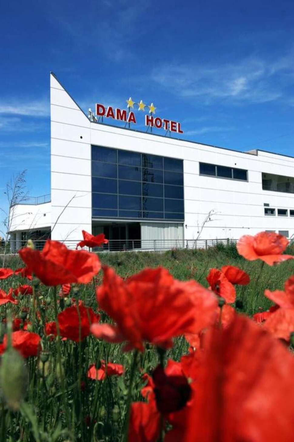 Dama Hotel.