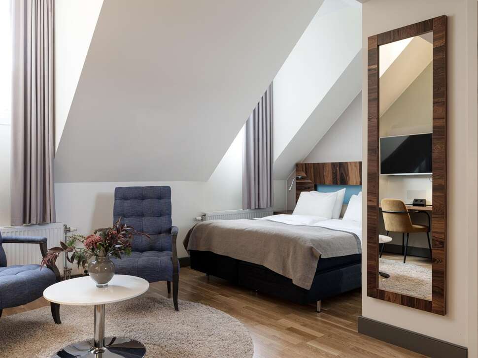 Elite Hotel Marina Tower.