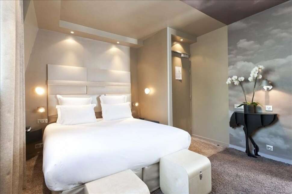 Hôtel du Cadran by Collection Vesper (Hôtel rue Cler Paris, Hotel Tour Eiffel Paris)