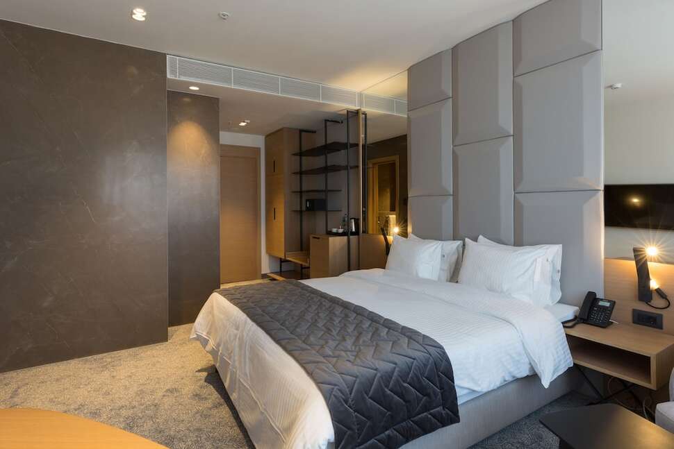 Hotel Mona Plaza