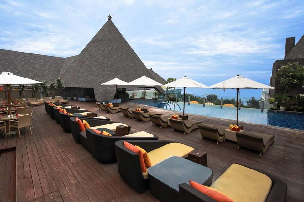 Kuta Beach Heritage Resort