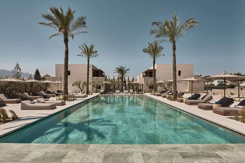 Theros All Suite Hotel.