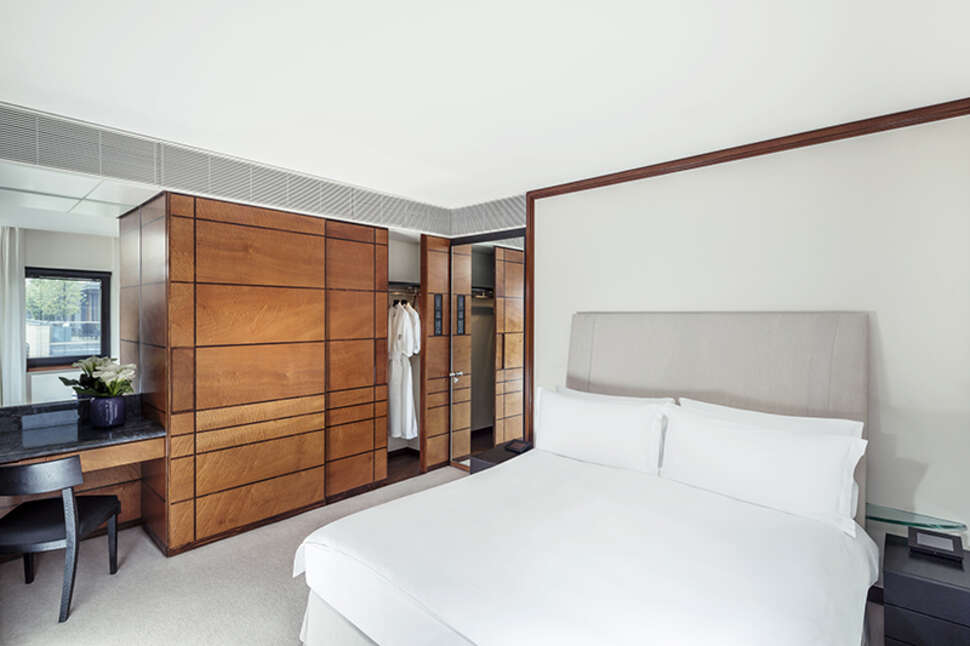 Como The Halkin